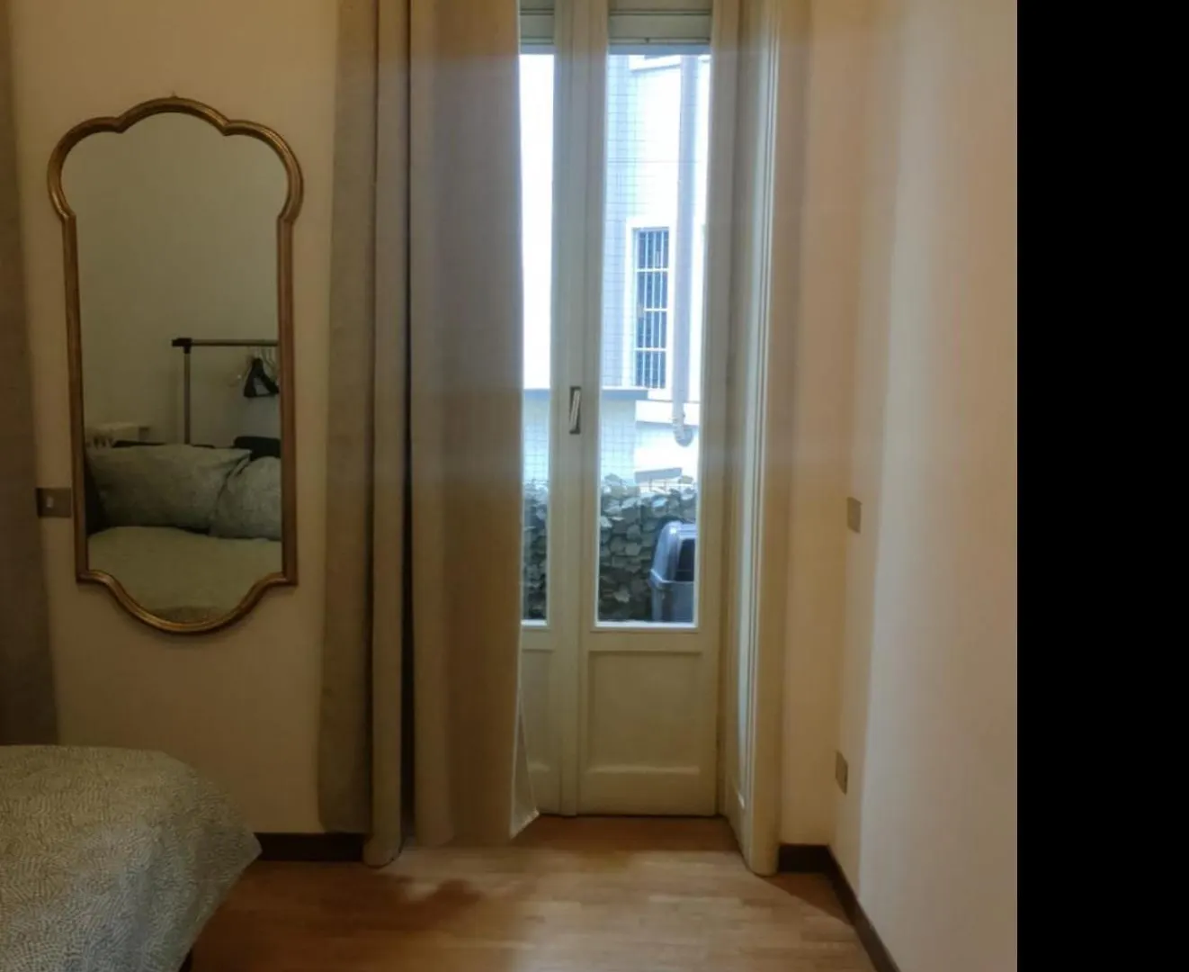 Milan Duomo Cathedral Close Flats Apartment Italy
